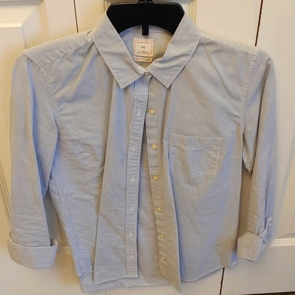 Gap xs casual blue bottom up shirt